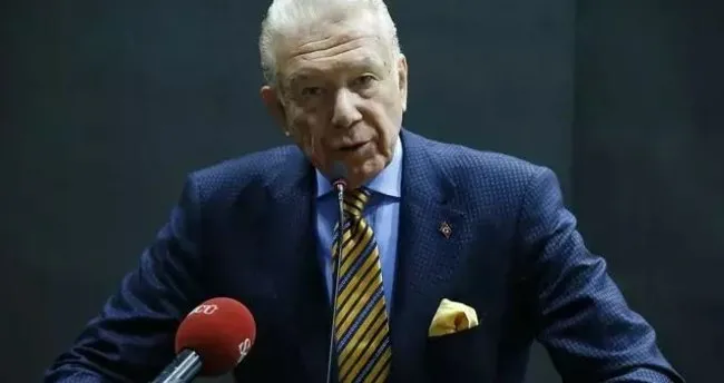 CHP yandaşı Enver Aysever ve Uğur Dündar’dan “Atatürk’ü pazarladınız” kavgası! CHP yandaşı Enver Aysever ve Uğur Dündar’dan “Atatürk’ü pazarladınız” kavgası!