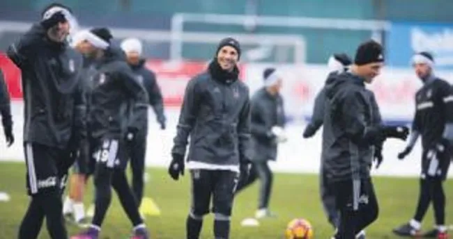 Güneş, karı eritti!