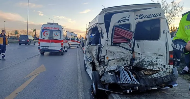 Trabzon’da dolmuş minibüs ile panelvan araç çarpıştı: 8 yaralı