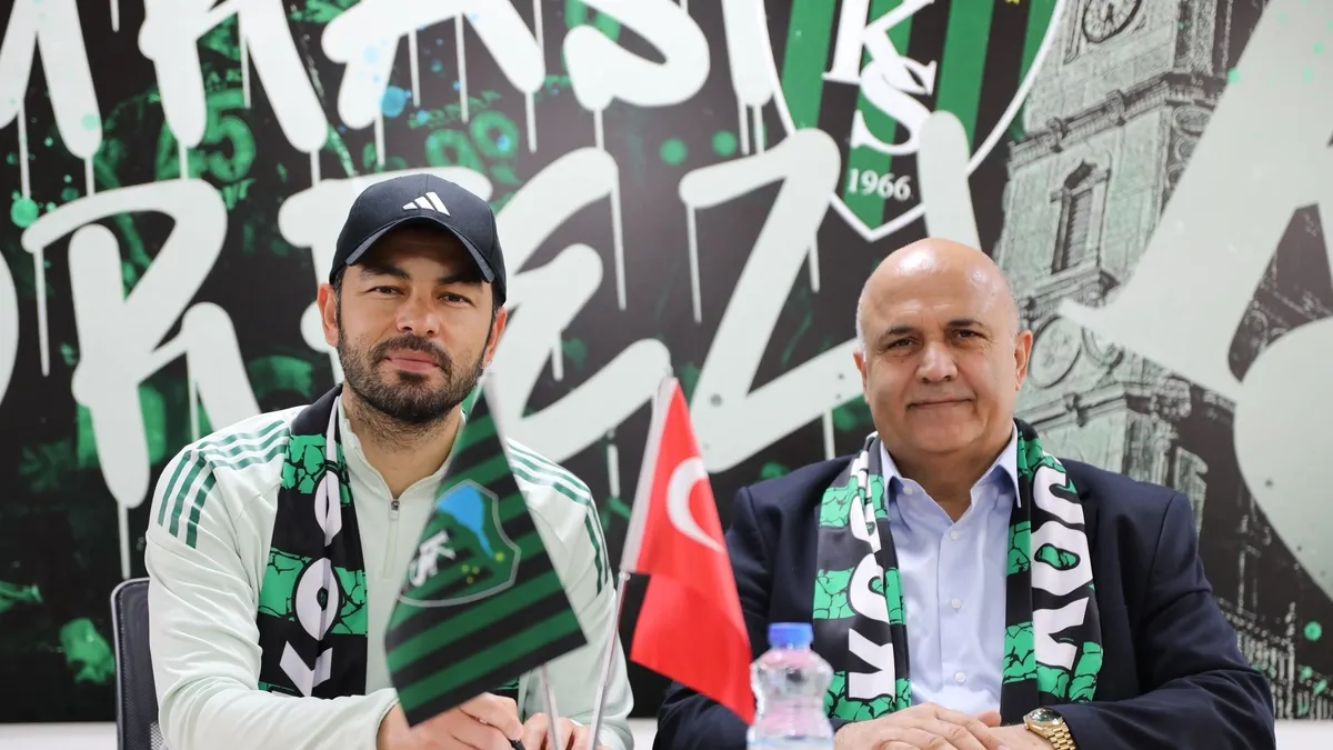 Kocaelispor, Selçuk İnan’ın sözleşmesini uzattı! Kocaelispor, Selçuk İnan’ın sözleşmesini uzattı!