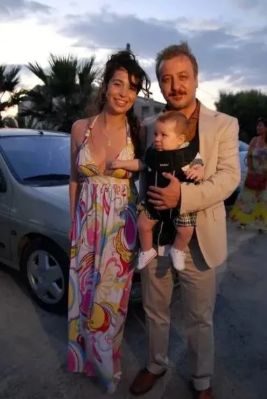 Barış Falay’ın oğlu Rüzgar babasının boyunu geçti! İşte Barış Falay’ın oğlu!