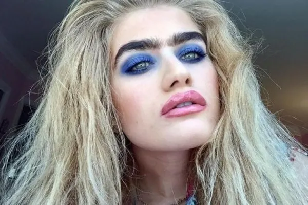 Sophia Hadjipanteli sıradışı görüntüsüyle dikkat çekiyor!