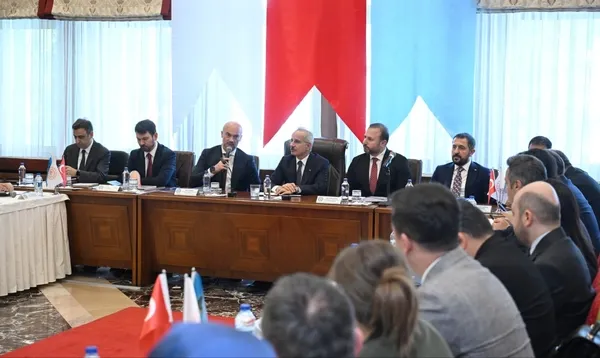 bakan-uraloglu-havalimani-sayimizi-60a-cikaracagiz-1779366802007.jpeg