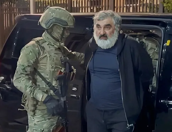 is-adamina-5-milyon-dolarlik-rehine-tuzagi-kacirilma-planinin-arkasindan-arkadasi-cikti-meger-kendini-de-kacir-1792133394284.jpeg