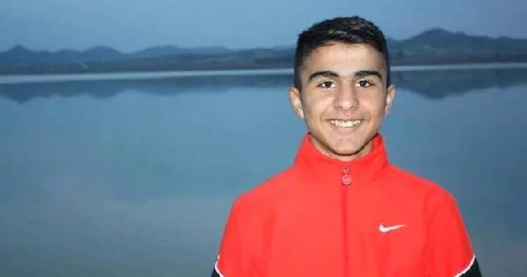 Genç futbolcu Furkan Uruç hayatını kaybetti! Furkan Uruç’un ölümü yasa boğdu