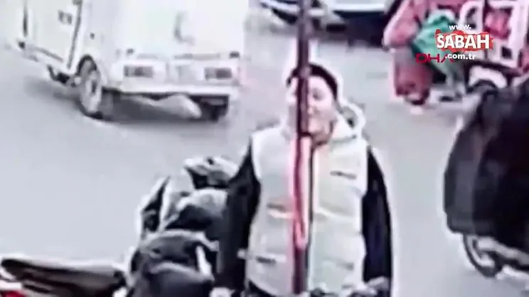 Çin’de beğeni toplamak isteyen gencin direkle imtihanı | Video