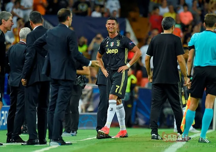 Cristiano Ronaldo gözyaşlarına boğuldu