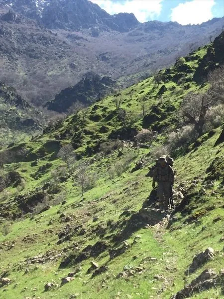 Mehmetçik Kuzey Irak'ta terör inlerine operasyonlar düzenliyor! İşte o fotoğraflar