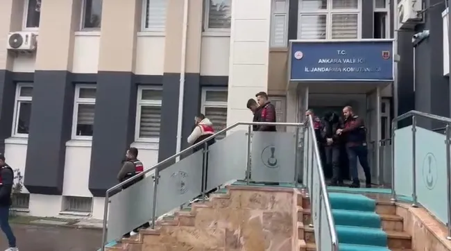 son-dakika-mitten-siber-casusluk-operasyonu-4-kisi-gozaltinda-1766759215981.jpg SON DAKİKA | MİT'ten siber casusluk operasyonu! 4 kişi gözaltında
