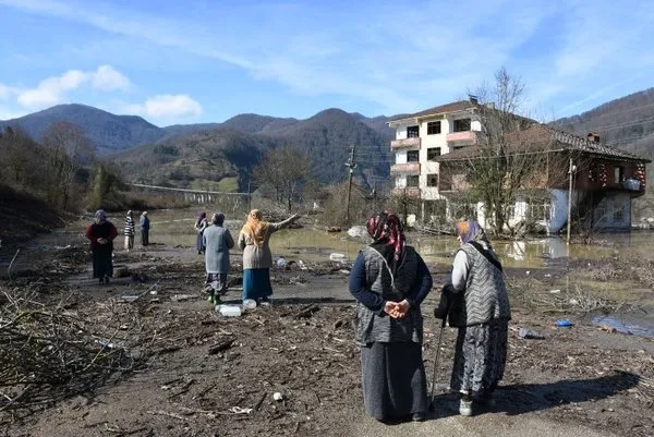 Bartın’da 300 kişiye iki gecedir ulaşılamıyor