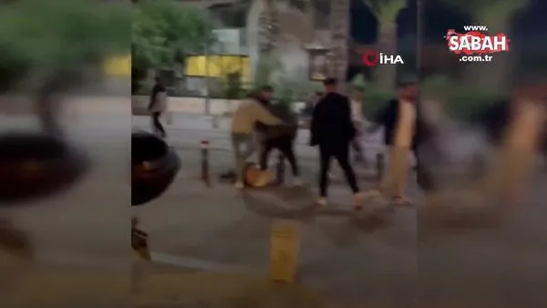 İzmir'de 7 kişi 2 kişiyi öldüresiye dövdü! Dehşete düşüren görüntüler | Video