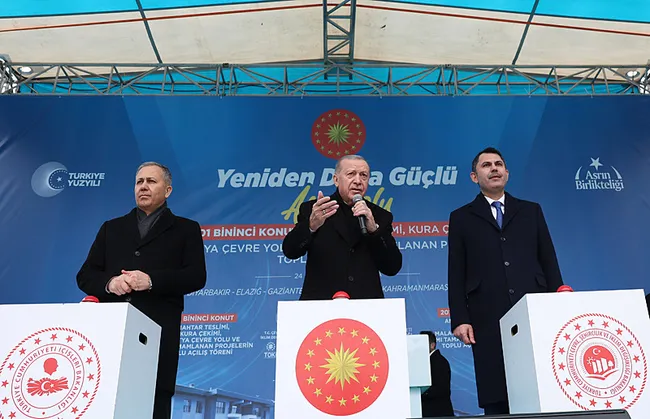 son-dakika-baskan-erdogan-sehirlerimizi-eskisinden-daha-guzel-hale-getirecegiz-1737722924107.jpeg Son dakika: Başkan Erdoğan: Şehirlerimizi eskisinden daha güzel hale getireceğiz