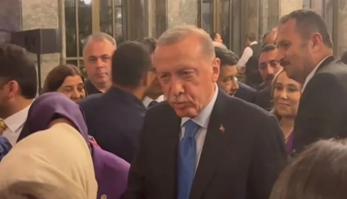 baskan-erdogan-tbmmde-iftar-programina-katildi-1712083154103.jpg