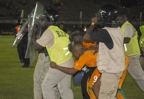 Fildişi Sahili-Senegal maçında ortalık karıştı
