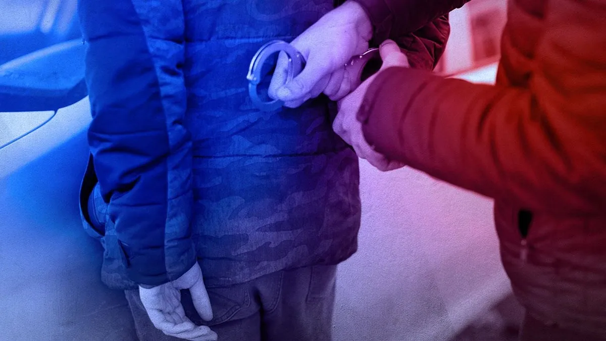 Akaryakıt istasyonu sahibini öldüren şüphelinin kaçmasına yardım eden zanlı tutuklandı Akaryakıt istasyonu sahibini öldüren şüphelinin kaçmasına yardım eden zanlı tutuklandı