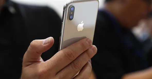 Apple üç yeni iPhone’la rakiplerini sollayacak!