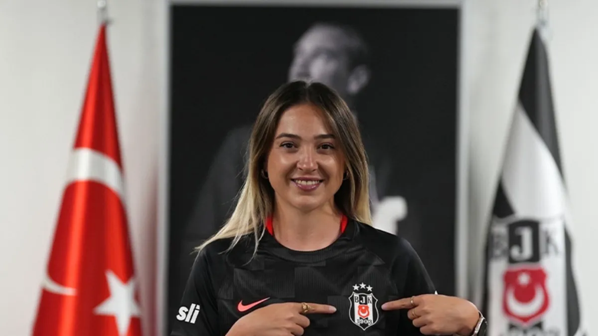 Beşiktaş, Berna Yeniçeri’yi transfer etti! Beşiktaş, Berna Yeniçeri’yi transfer etti!