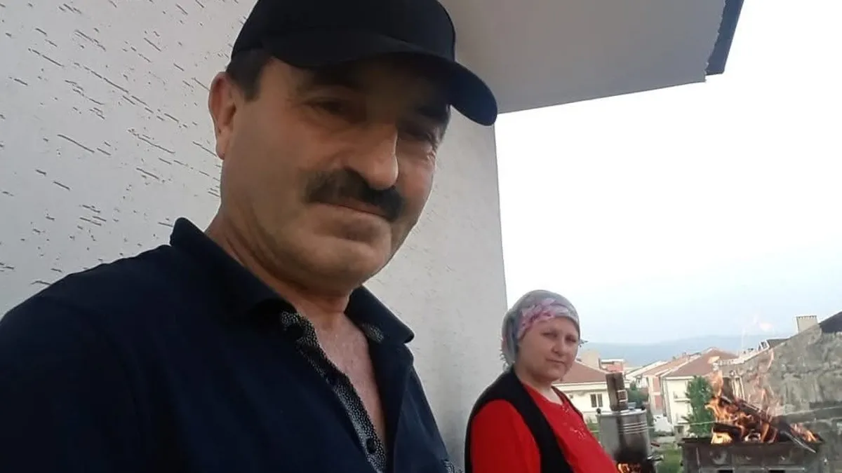 Kapıyı kilitledi silahı ateşledi önce eşini sonra kendini vurdu