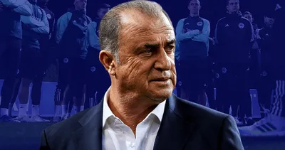 SON DAKİKA: Yunanistan’da Fatih Terim’e ağır darbe! Pana-Aris maçında olaylar: Telefonunu yere fırlattı