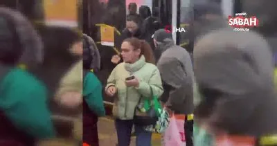 Otobüste 2 kadın yolcu arasındaki kavga kamerada | Video