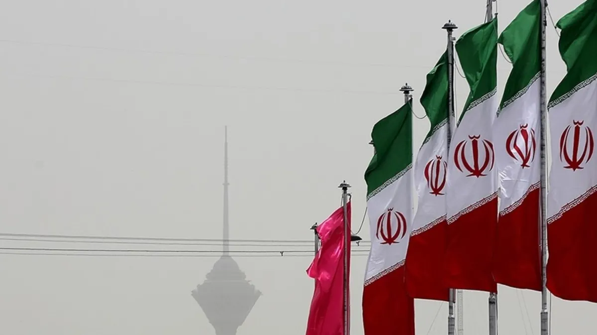 İran İçişleri Bakanı Mumini’den sınır valilerine: “Deniz ablukası tehdidini etkisiz hale getirin” İran İçişleri Bakanı Mumini’den sınır valilerine: “Deniz ablukası tehdidini etkisiz hale getirin”