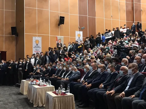 baskan-erdogan-sivasa-telefondan-seslendi-1634925115359.jpg Başkan Erdoğan Sivas’a telefondan seslendi: Önemli bir döneme giriyoruz