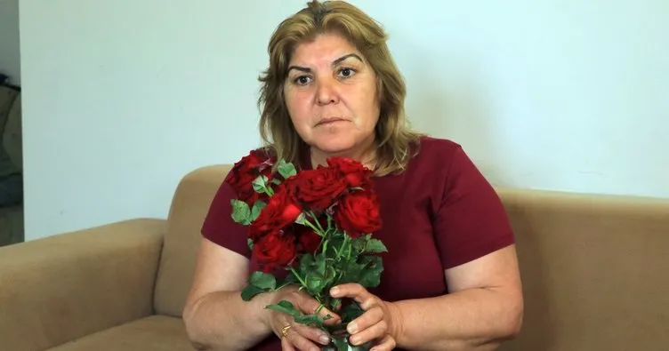 Böyle dolandırıcılık görülmedi! Kapıya gelen kırmızı gülleri aldı hayatı karardı