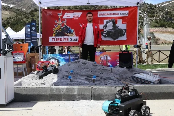 erzincanda-teknoloji-ruzgari-ergan-teknoloji-inovasyon-ve-gencligin-bulusma-noktasi-oldu-1778406620854.jpg