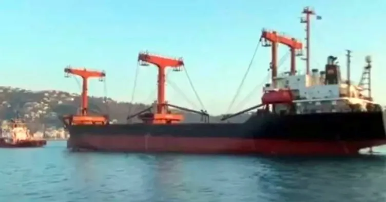 Boğaz’da kargo gemisi arızalandı