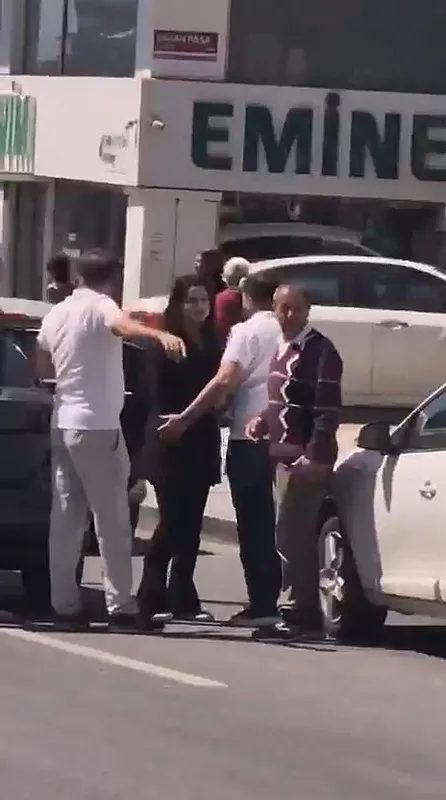 atasehirde-tekmeli-yumruklu-yol-verme-kavgasi-1778166235694.jpeg