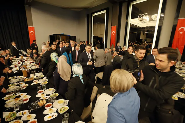 bakan-ciftci-corumda-iftar-sofrasinda-konustu-birlikte-huzur-birlikte-guven-1772042009698.jpg Bakan Çiftçi Çorum’da iftar sofrasında konuştu: “Kararlı yürüyüşümüzü kimse durduramayacak