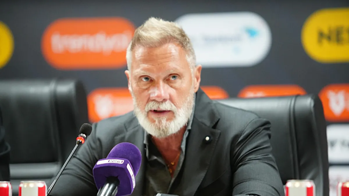 Samsunspor'da Thorsten Fink'ten ayrılık cevabı! 'Ben savaşçı biriyim'