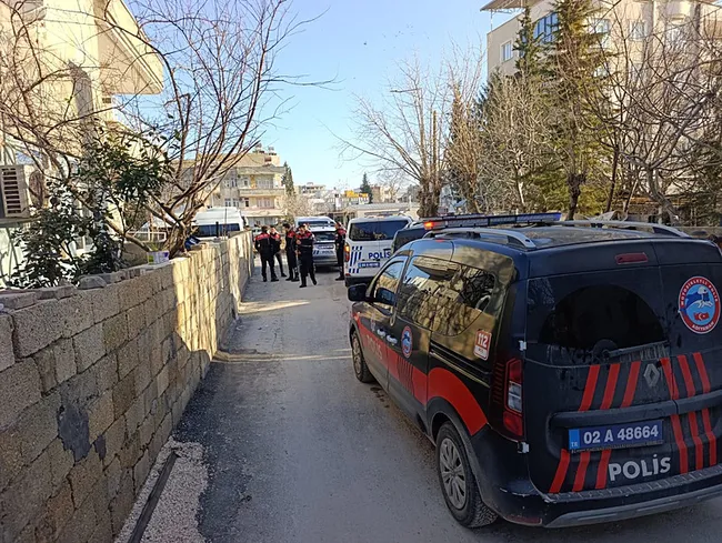 adiyamanda-alacak-verecek-kavgasi-3-kisi-gozaltinda-1771694292597.jpeg Adıyaman’da alacak verecek kavgası: 3 kişi gözaltında!