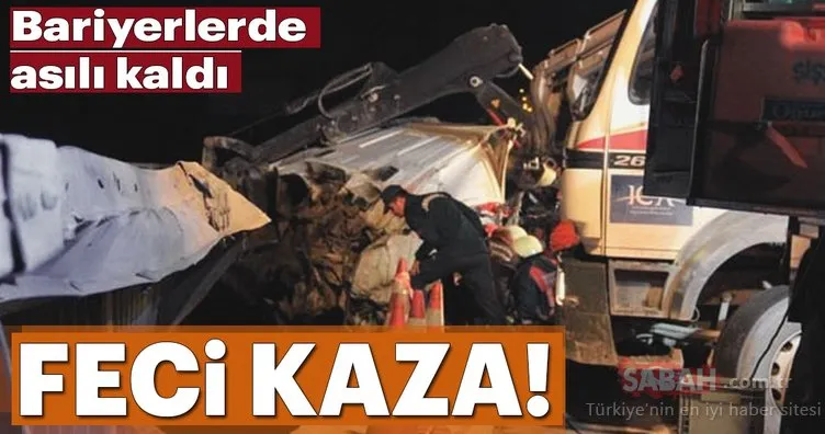 İstanbul’da feci kaza! Bariyerlerde asılı kaldı...