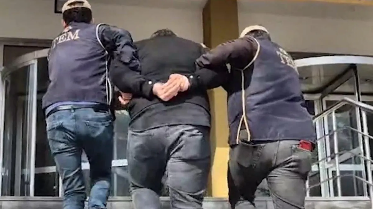 FETÖ’nün evlerine baskın