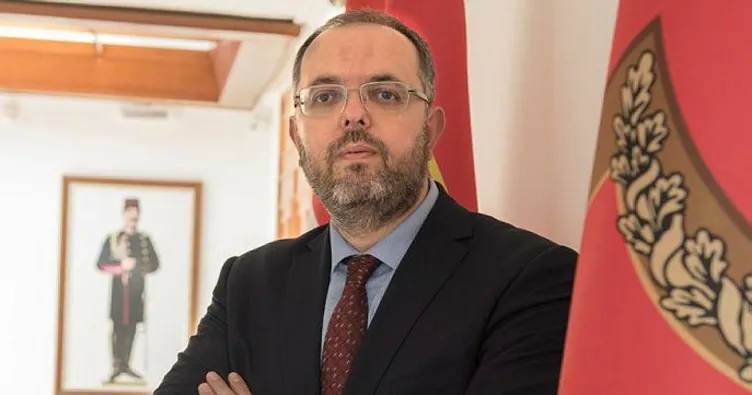 Celal hoca önce kendi işini yapsın