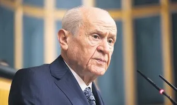 Türk milleti hainlerin başını ezdi