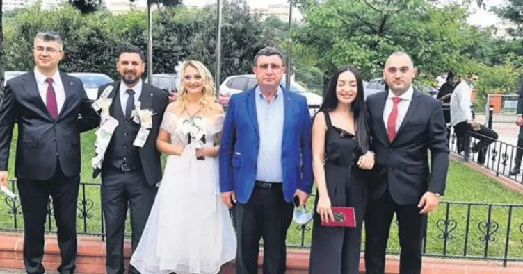 Gelinler hemşire, damatlar polis