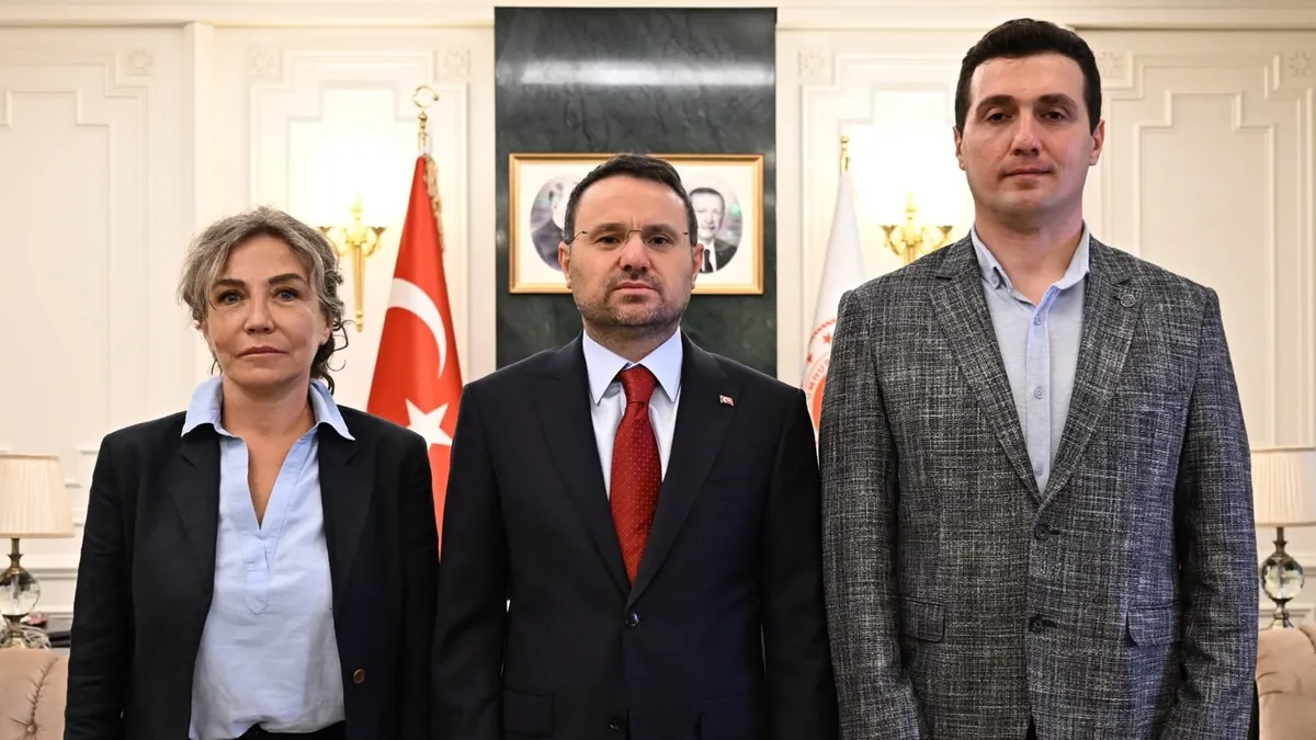 Bakan Gürlek, Behçet Oktay’ın ailesiyle görüştü Bakan Gürlek, Behçet Oktay’ın ailesiyle görüştü