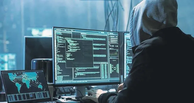 Üniversiteyi hack’ledi SMS ile uyardı