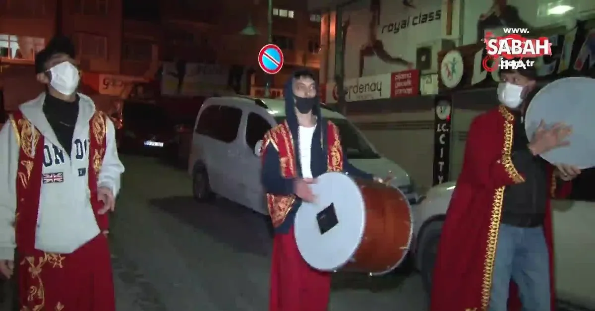 Istanbul Da Ramazan I Serif In Ilk Sahurunda Davulcular Vatandaslari Boyle Uyandirdi Video Videosunu Izle Son Dakika Haberleri