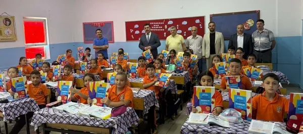 esenler-belediyesinden-geri-donusumle-kazandirilan-8-milyon-defter-ile-egitime-dev-destek-1757427033247.jpg