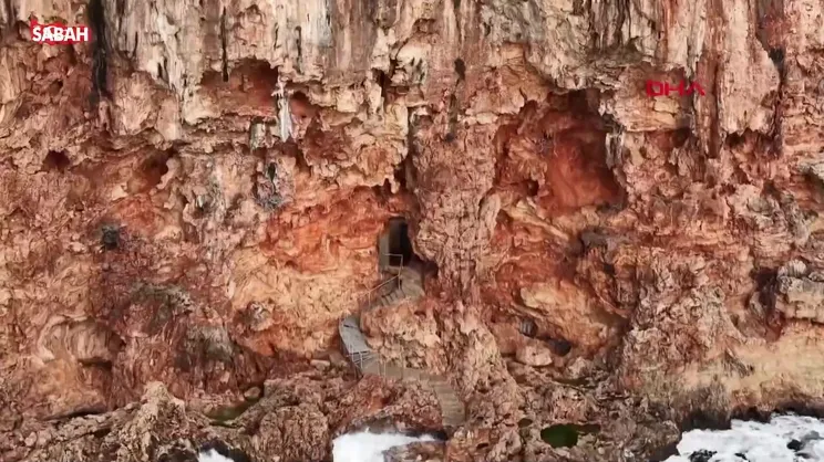 Falezlerdeki kaçak baraka ve asansörü mühürlendi | Video