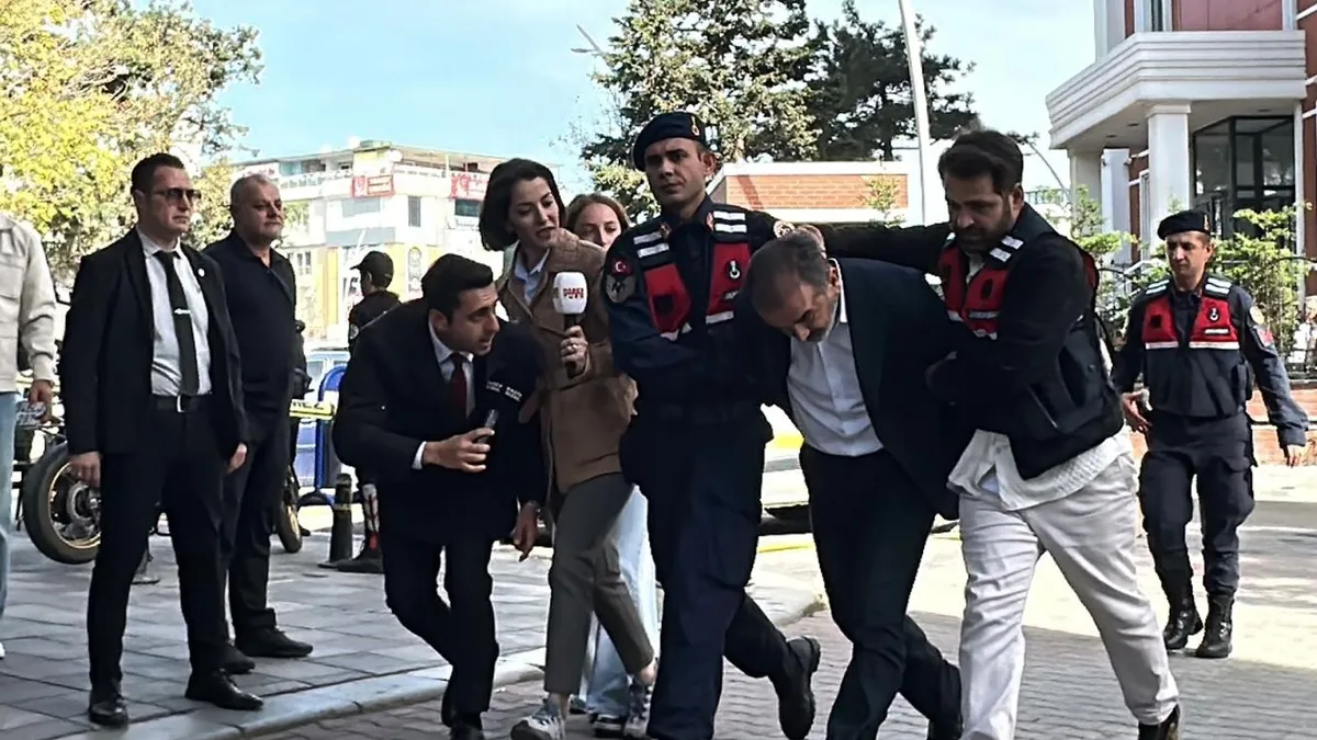 SON DAKİKA… Savcı Yavuz Engin’i makamında tehdit etmişti! Mustafa Kemal Zengin ile 13 sanığın cezası belli oldu! SON DAKİKA… Savcı Yavuz Engin’i makamında tehdit etmişti! Mustafa Kemal Zengin ile 13 sanığın cezası belli oldu!