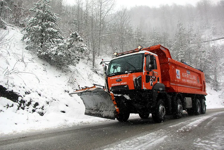 Meteoroloji'den son dakika yoğun yağış hava durumu bilgisi! Beklenen kar İstanbul'da başlıyor!