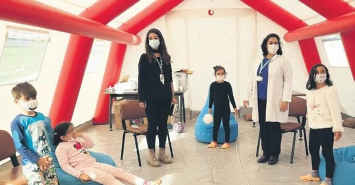 Depremzede Doktor Cocuklar Icin Calisiyor Sabah Haber Ofisi