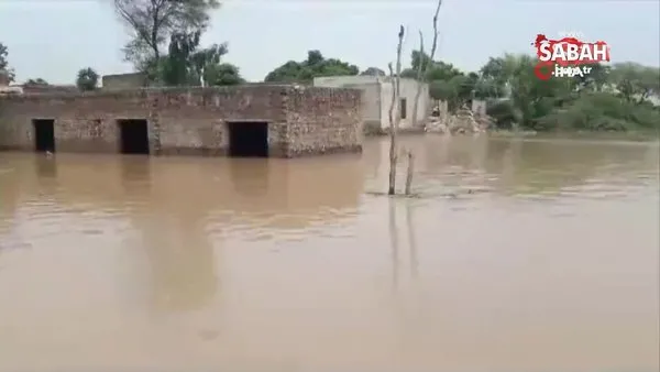 Pakistan’da sel: 40 köy sular altında! | Video