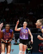 5 setlik derbinin galibi Eczacıbaşı