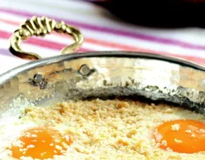 Sahanda Keşli Yumurta