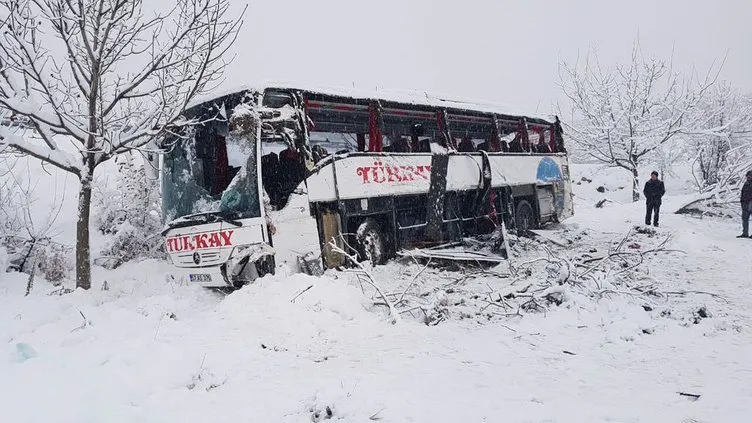Sinop’ta yolcu otobüsü uçuruma yuvarlandı
